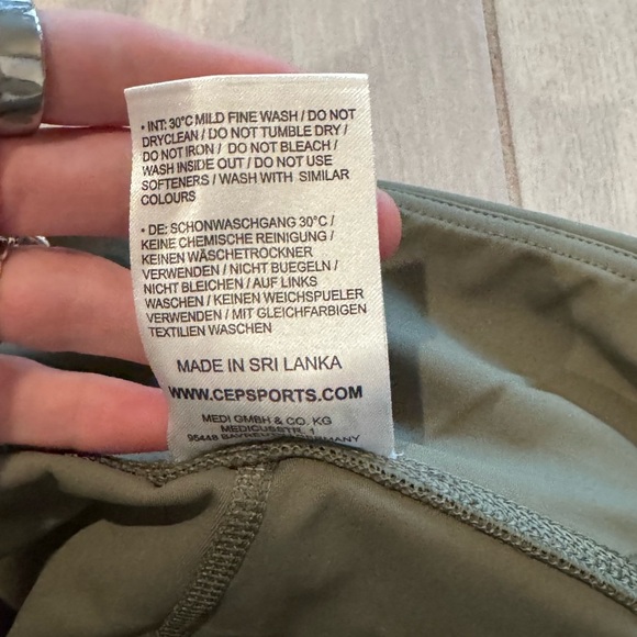 CEP - The Run Tights from CEP. Small. Olive - Picture 14 of 15